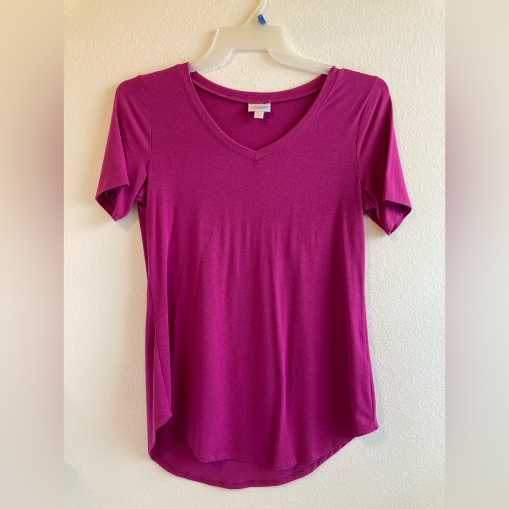 Vibrant LuLaRoe Fuchsia Iris V-Neck Top Size XXS
